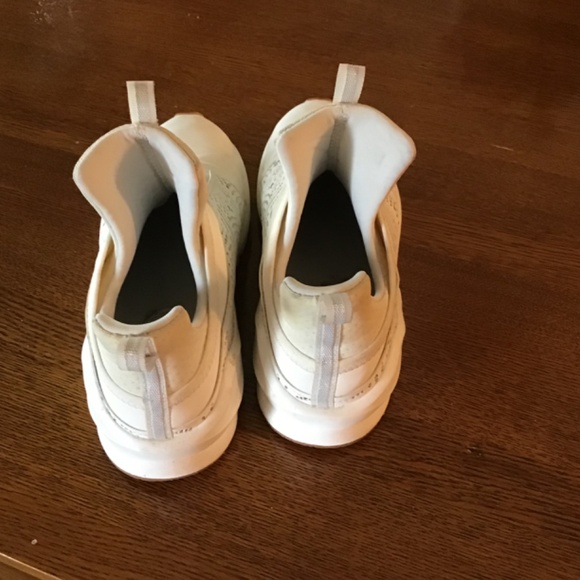 Puma Running Shoes - Picture 3 of 3